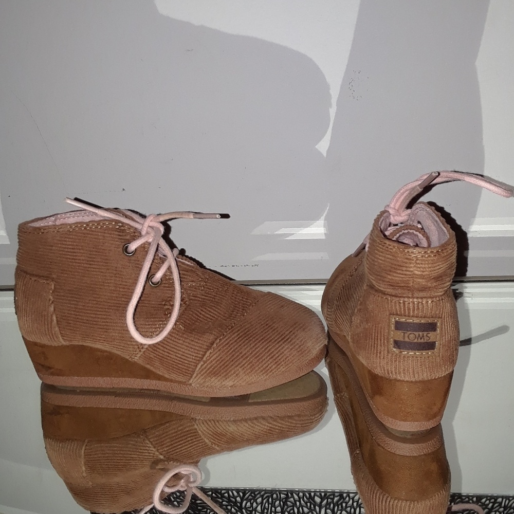 TOMS Pink Wedges!